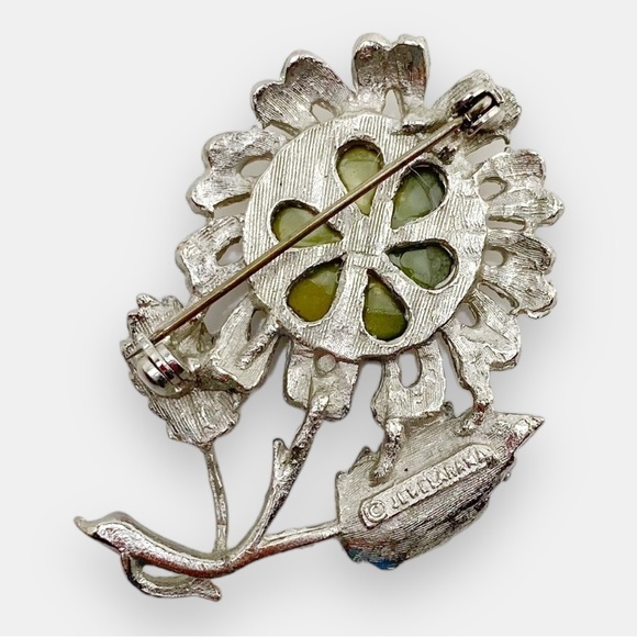Vintage Flower Brooch - Picture 2 of 9